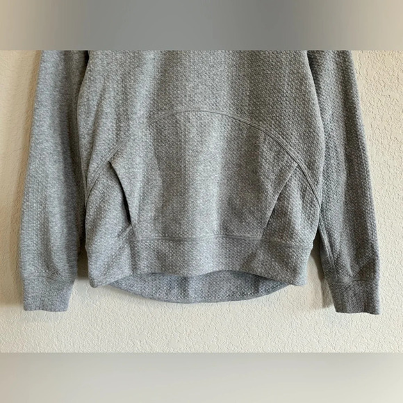 Lululemon Womens 4 Catch A Moment Crew Neck Pullover Heathered Light Gray Casual - Picture 5 of 8